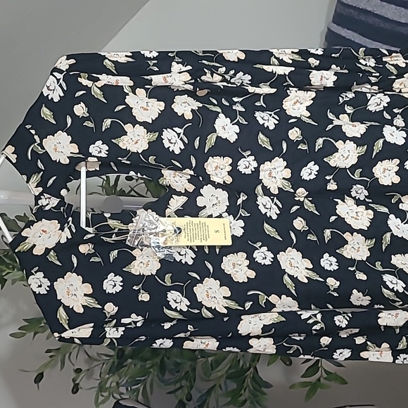 ELAN Floral Long Sleeve Dress with Keyhole Size S New - Picture 3 of 4